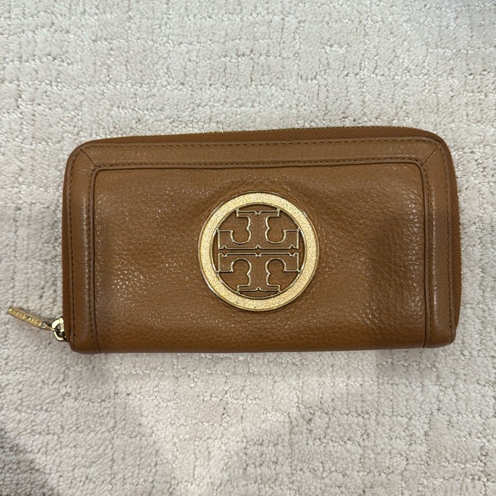 Tory Burch wallet